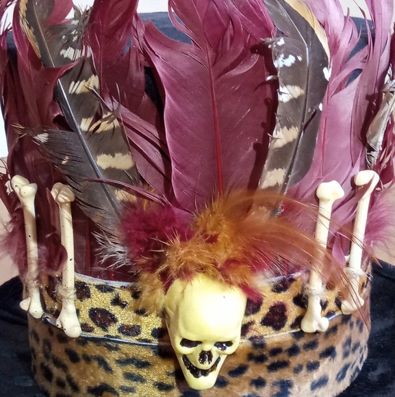 Witch doctor Voodoo top hat leopard print skull bones and feather details - Picture 7 of 11